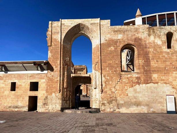 İshakpaşa Sarayı Gezi Rehberi